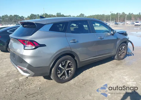 2024 Kia Sportage Ex z USA, uszkodzony, nr VIN KNDPV3DF1R7271136